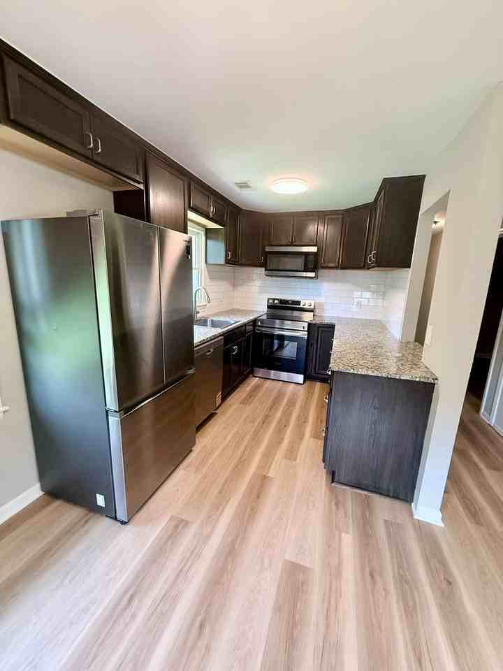 165 Conrad Dr - Photo 6 of 24