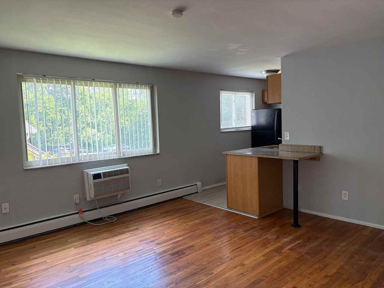 2955 Madison - Photo 2 of 10