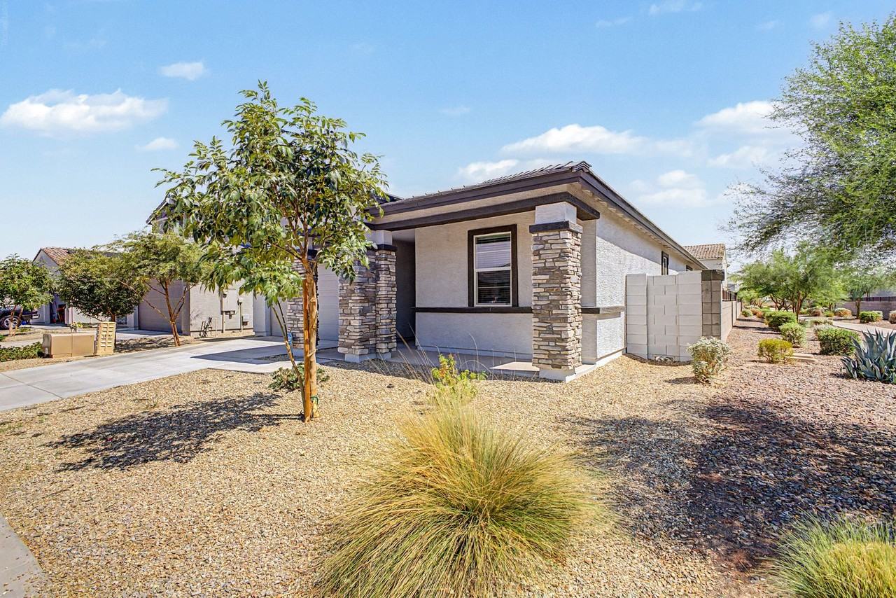 18021 W Avenida Del Sol - Photo 3 of 47