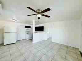 featured image of 2614 N Los Altos Ave