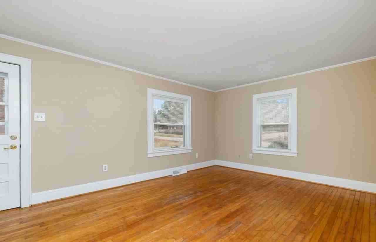 626 N Lunenburg Ave - Photo 2 of 20