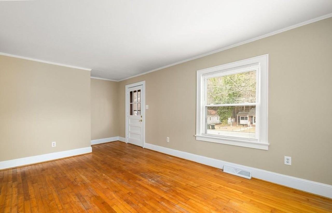 626 N Lunenburg Ave - Photo 3 of 20