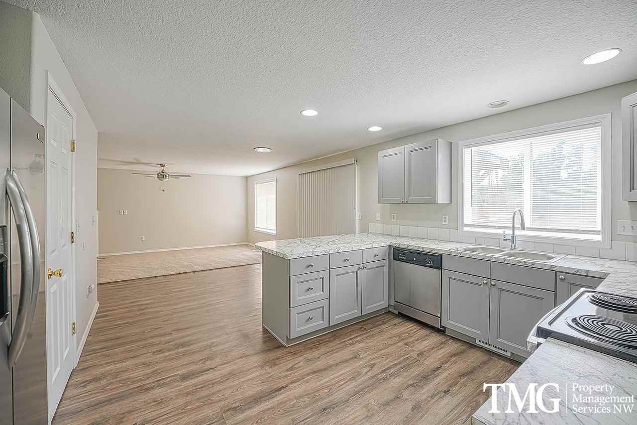 17015 Ne 31st Way - Photo 2 of 35