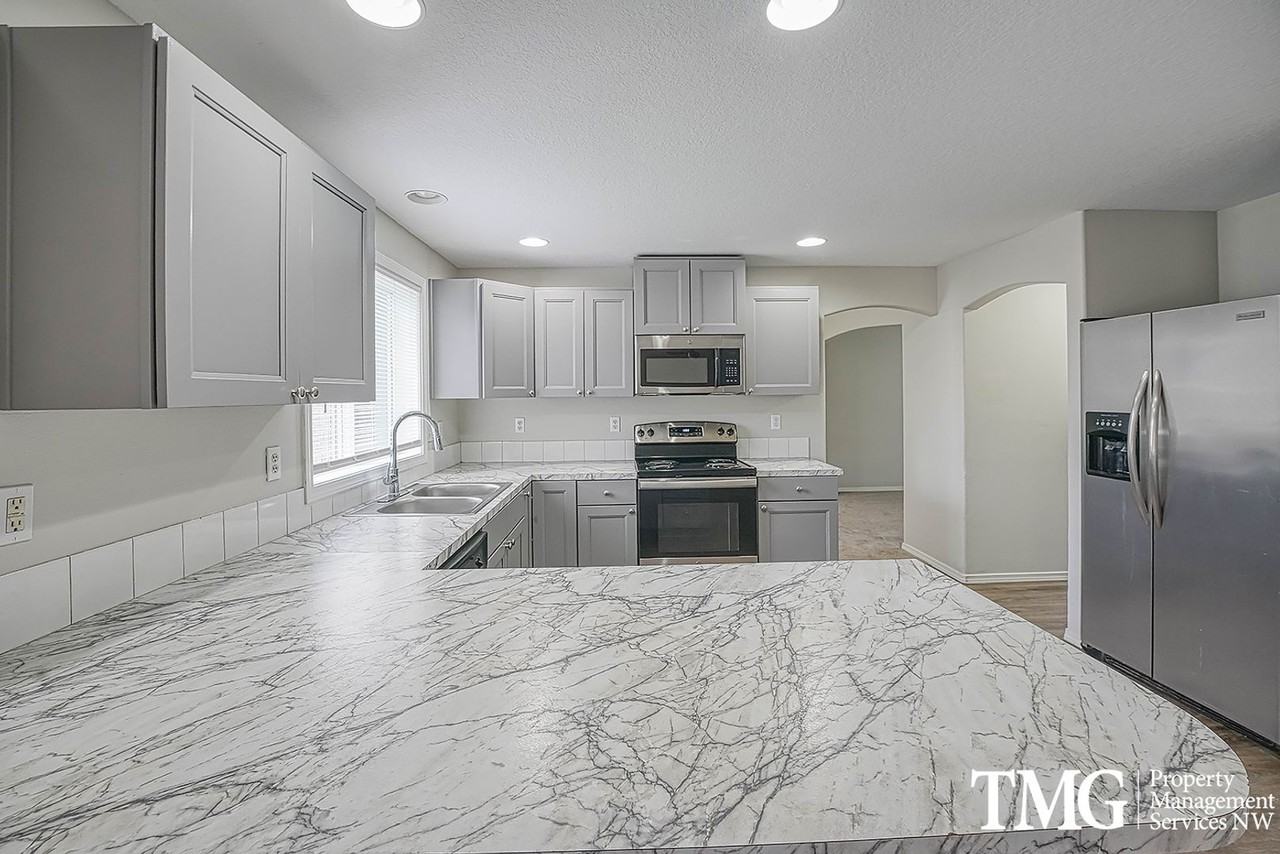 17015 Ne 31st Way - Photo 3 of 35