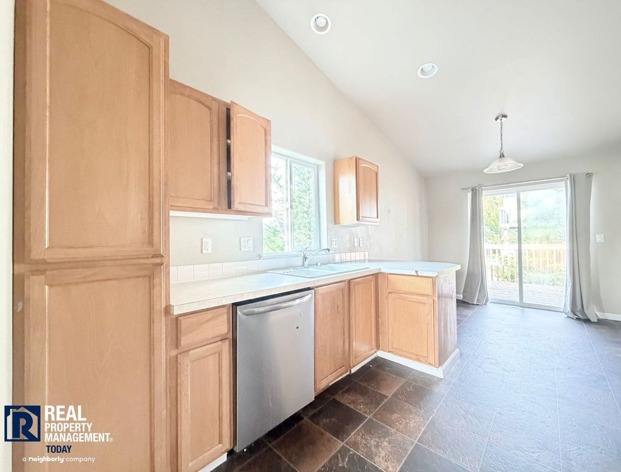 18610 85th Ave E - Photo 6 of 24