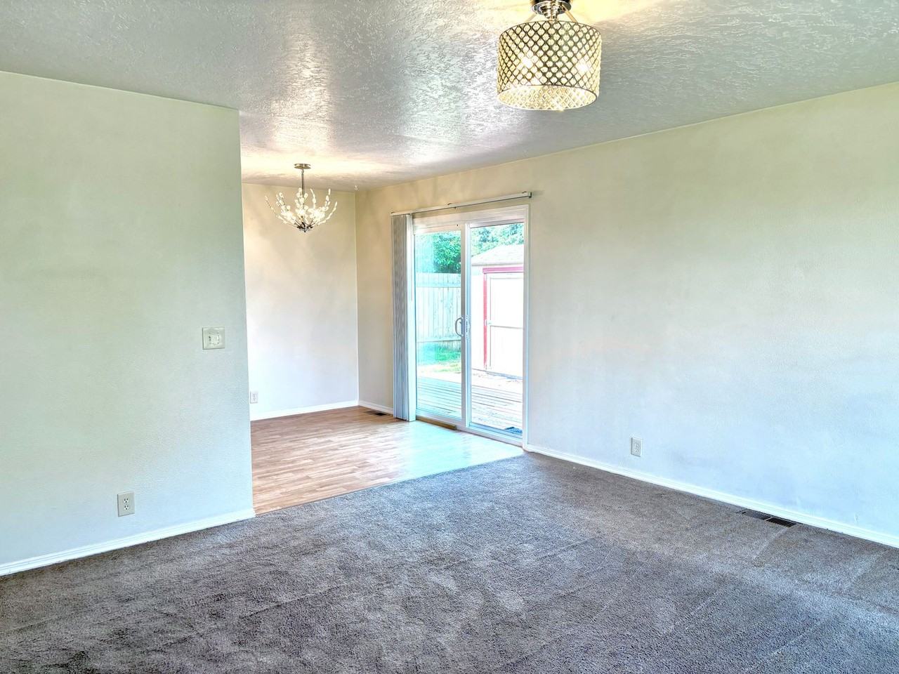 12244 Ne Stanton St - Photo 3 of 27