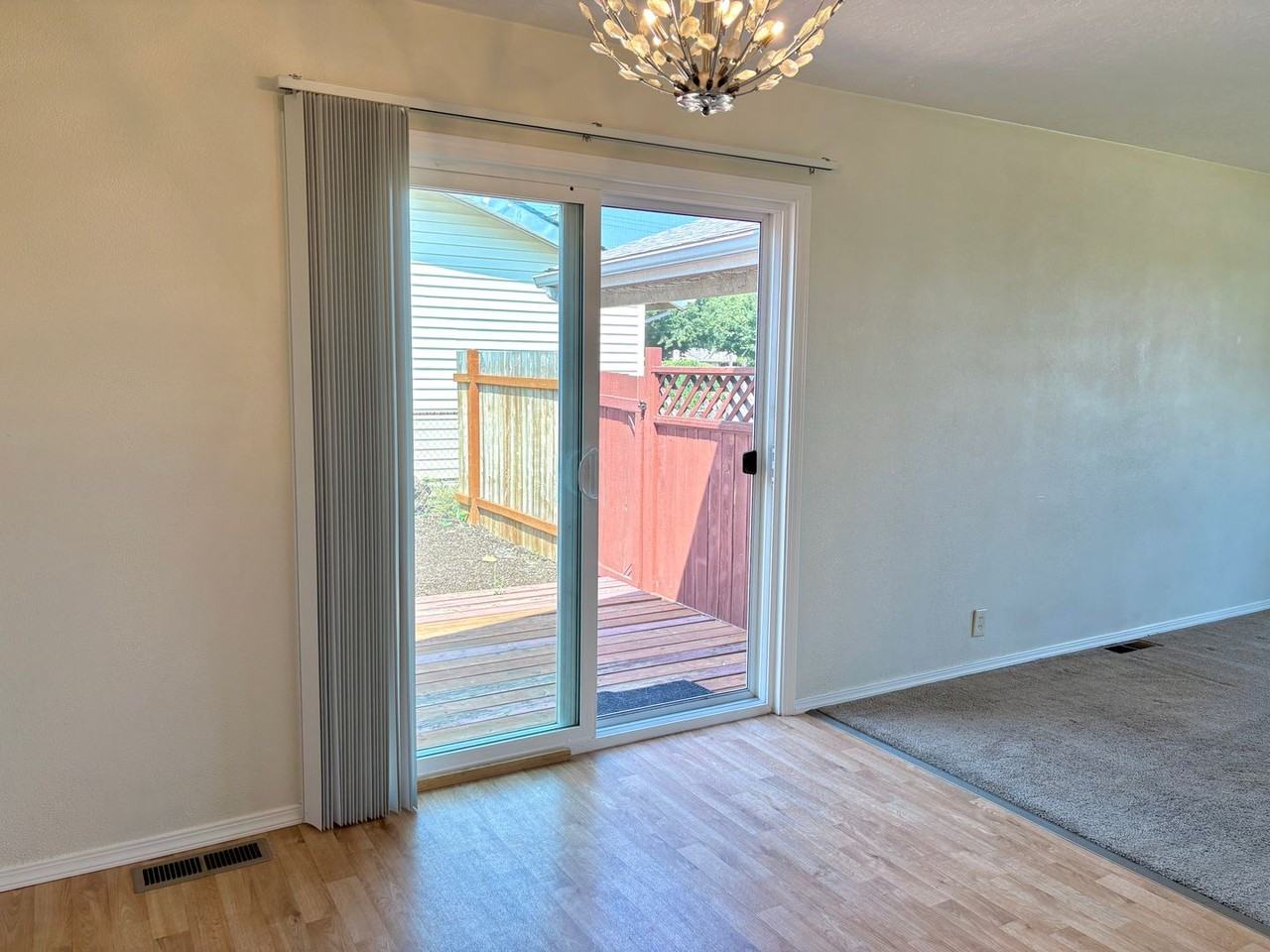 12244 Ne Stanton St - Photo 6 of 27