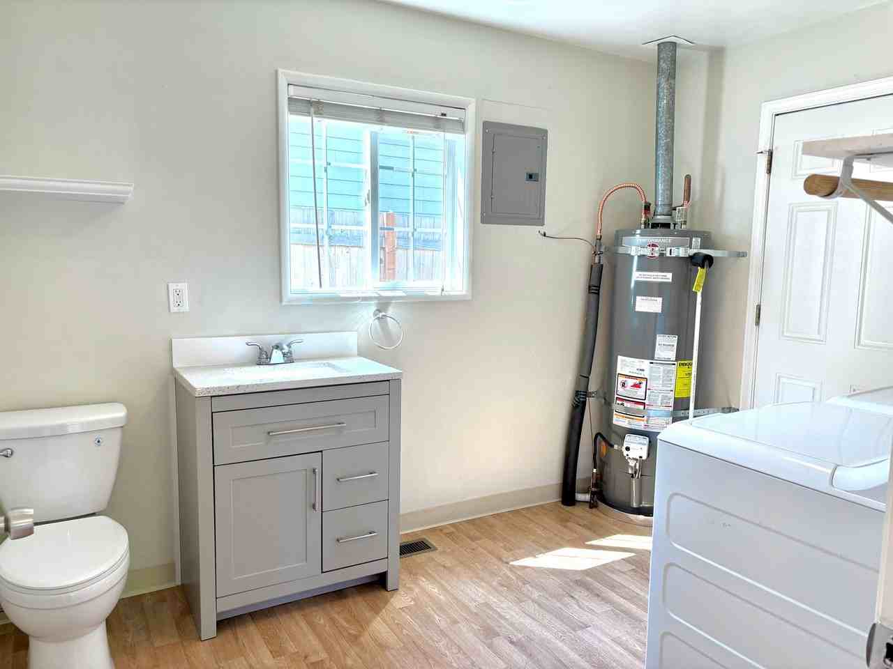 12244 Ne Stanton St - Photo 7 of 27