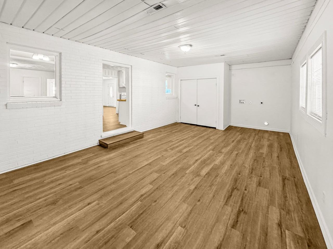 1513 Bethlehem Rd - Photo 2 of 33