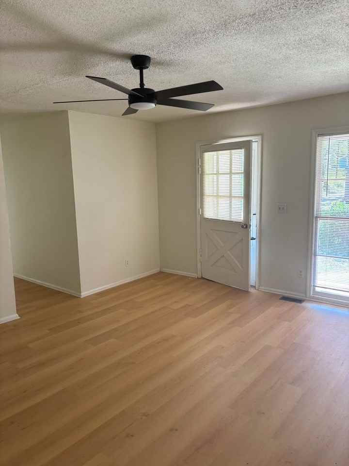 217 Herbert St - Photo 2 of 9