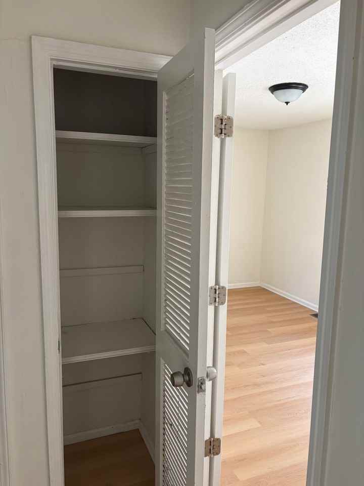 217 Herbert St - Photo 7 of 9