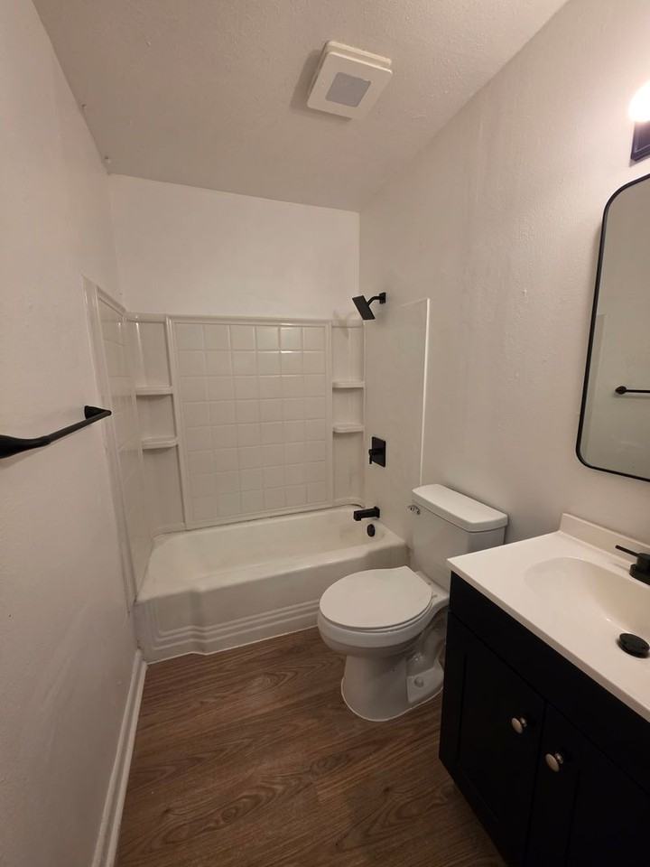245 W 71st St - Photo 5 of 8