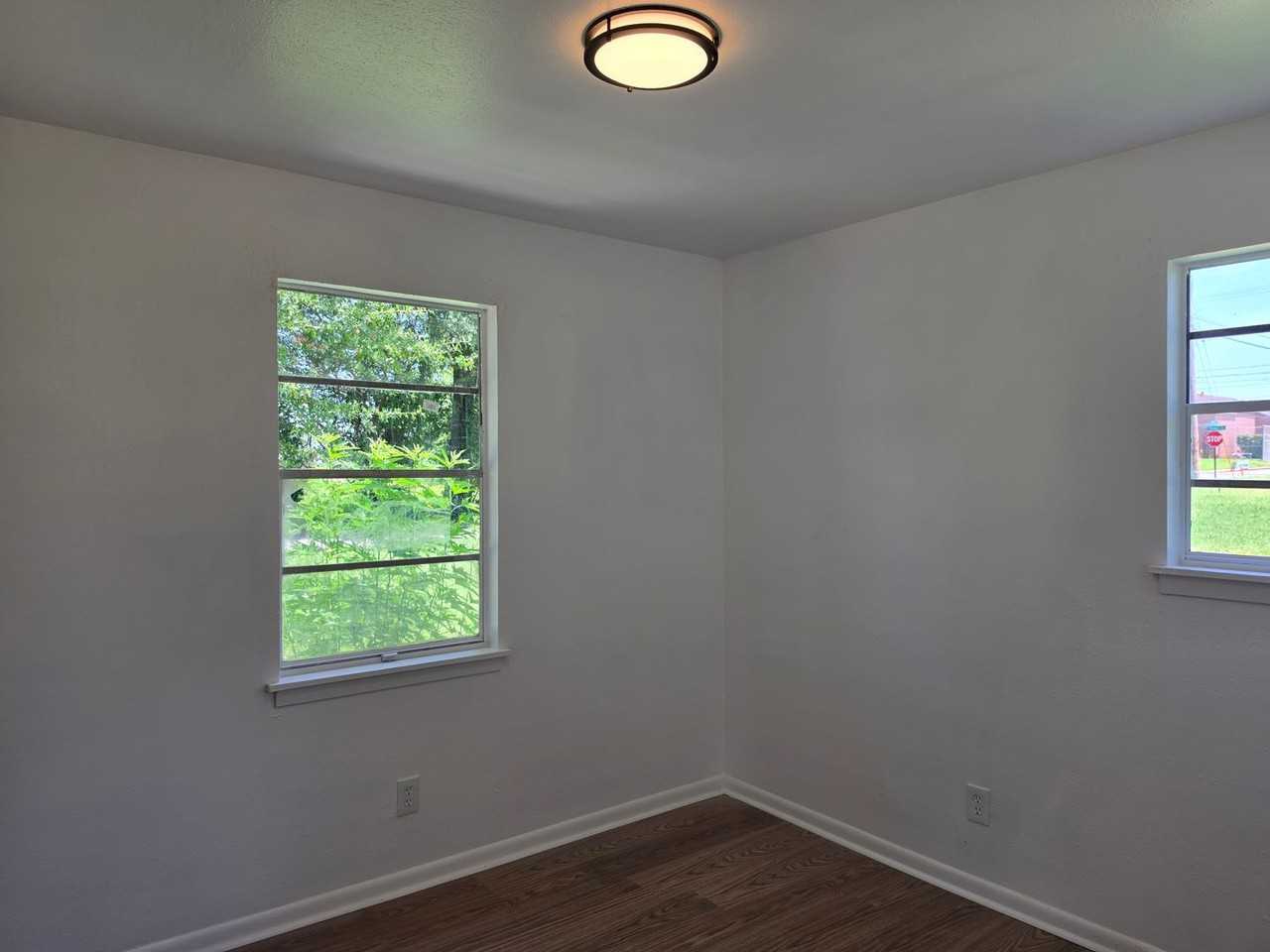 245 W 71st St - Photo 6 of 8