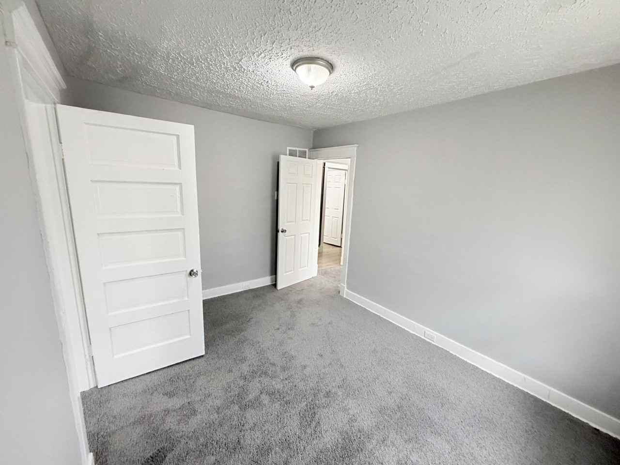 1317 N Spring St - Photo 6 of 10