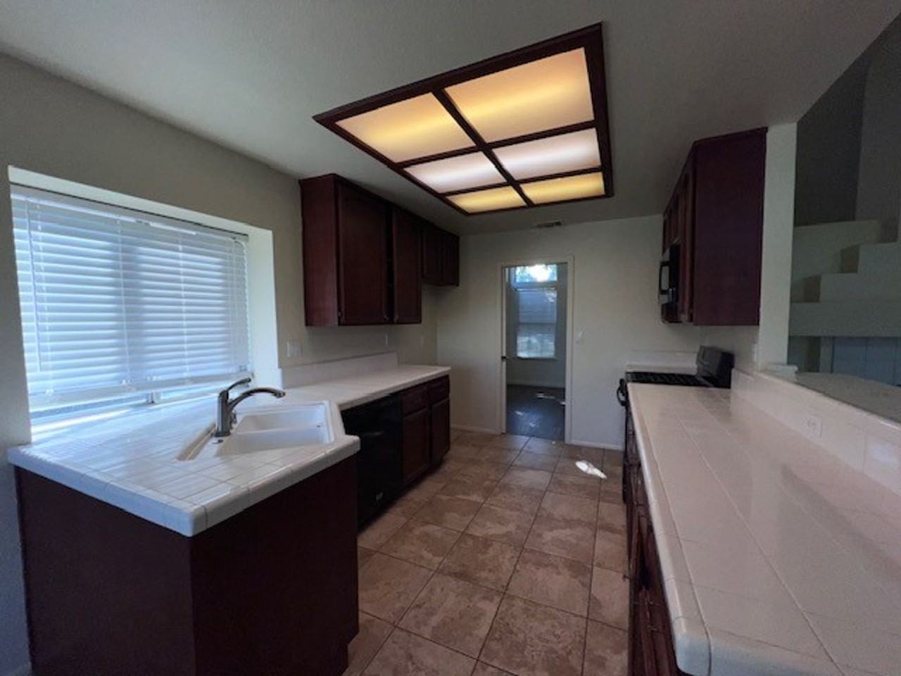 8848 Hiddenspring Way - Photo 4 of 14