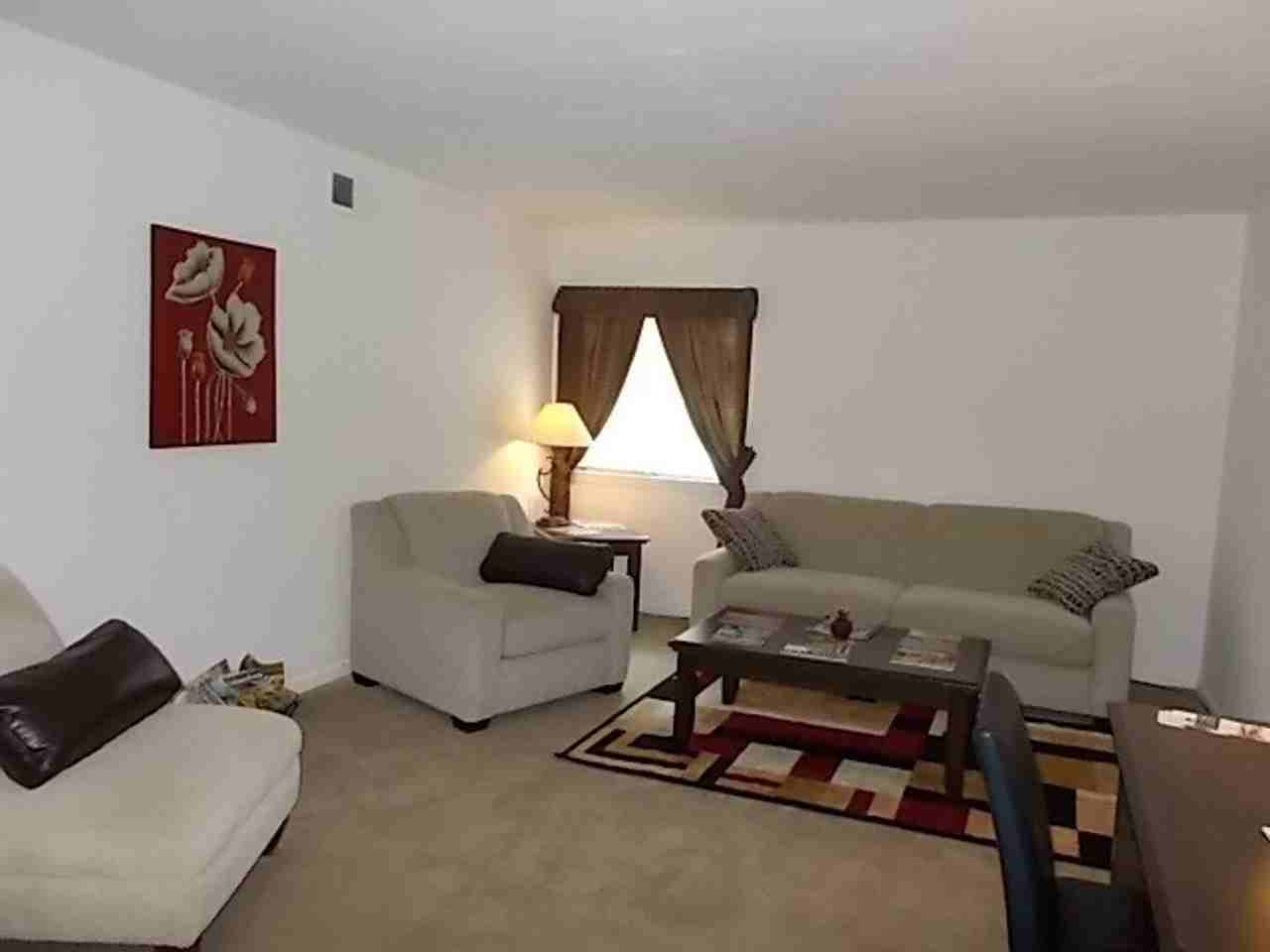 320 E Mercury Blvd #11 - Photo 7 of 11