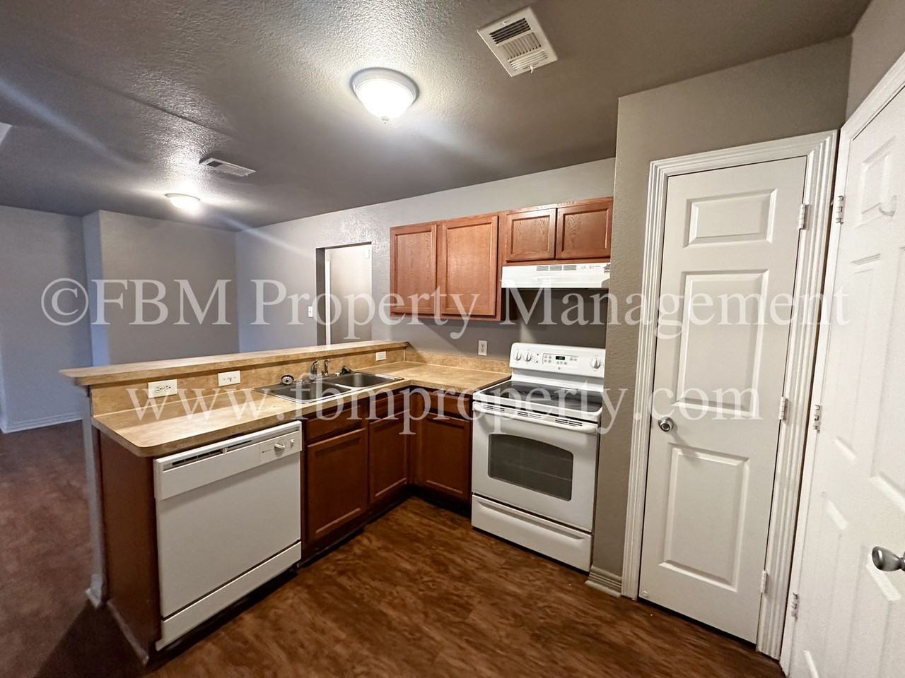 1510 Drexel Dr - Photo 6 of 16