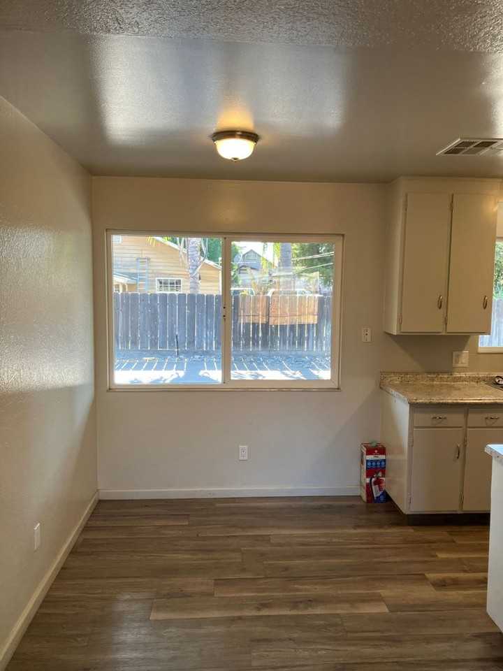 1430 E Orangeburg Ave - Photo 5 of 14