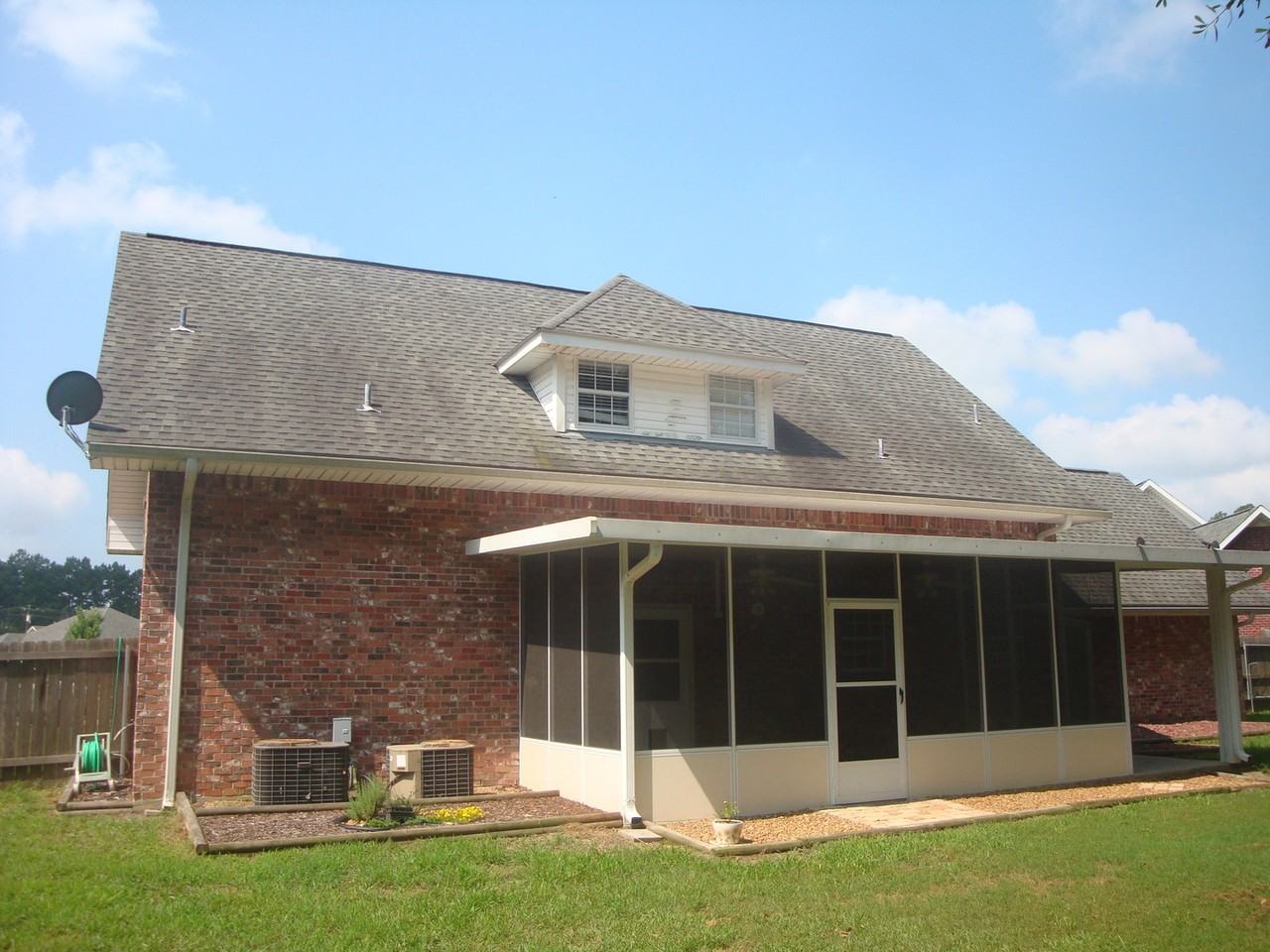 170 Zoe Dr - Photo 2 of 10