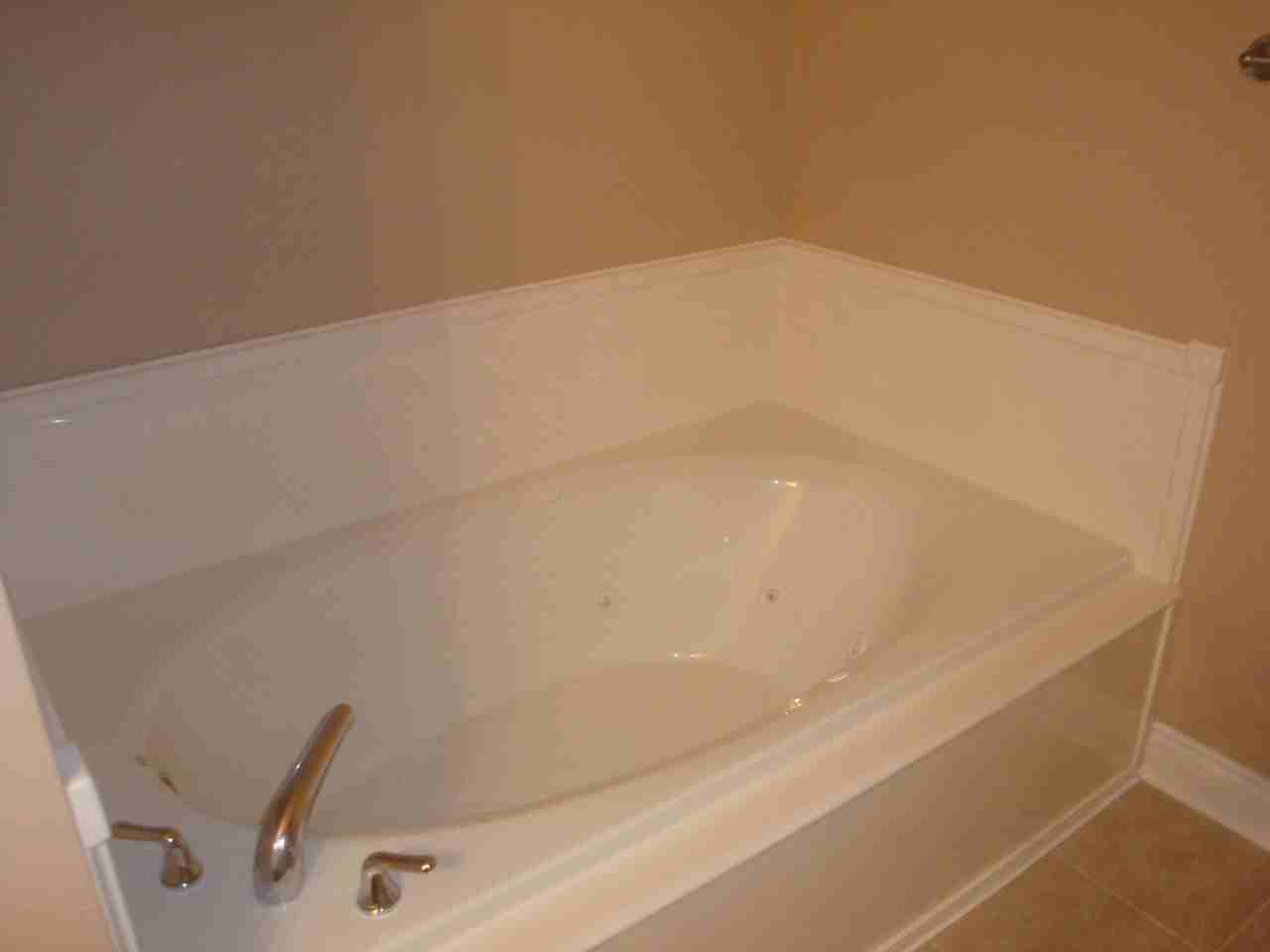 170 Zoe Dr - Photo 7 of 10