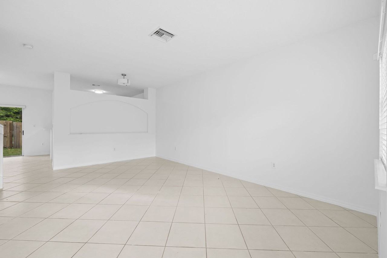 14261 Sw 126th Pl - Photo 5 of 45