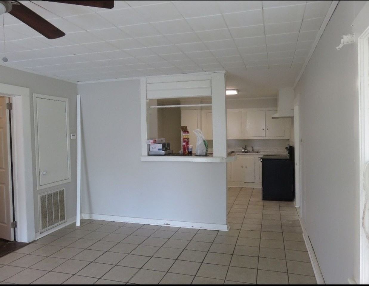 223 Sampson St - Photo 5 of 11