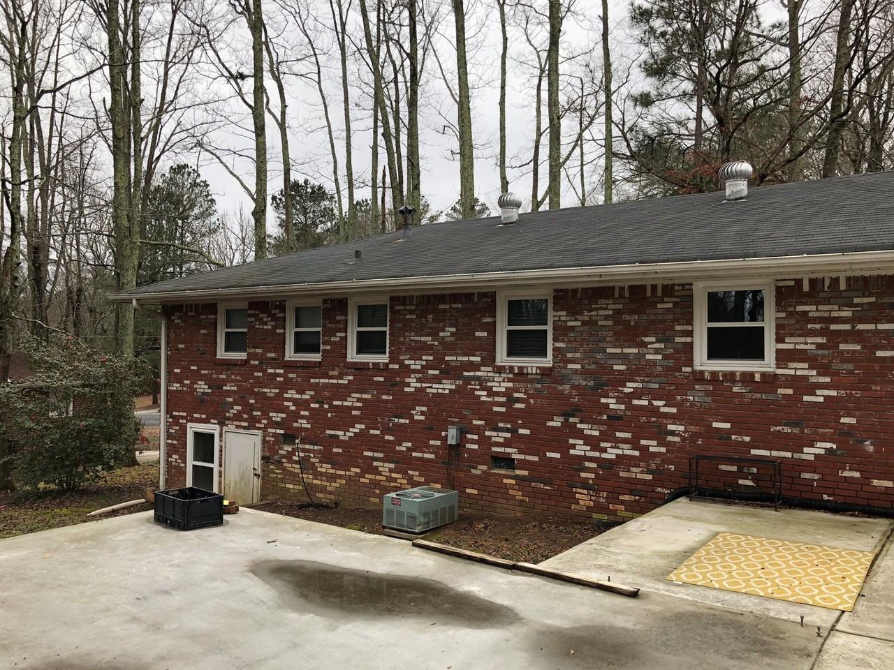1010 Green Valley Rd Sw - Photo 4 of 16