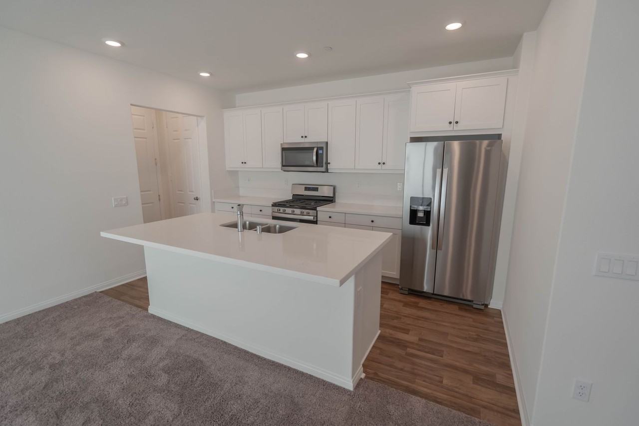 27025 Trail View Ln - Photo 4 of 39