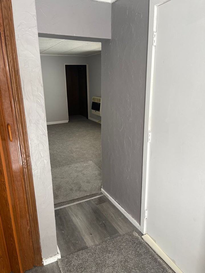 1345 Kellogg Ave - Photo 2 of 27