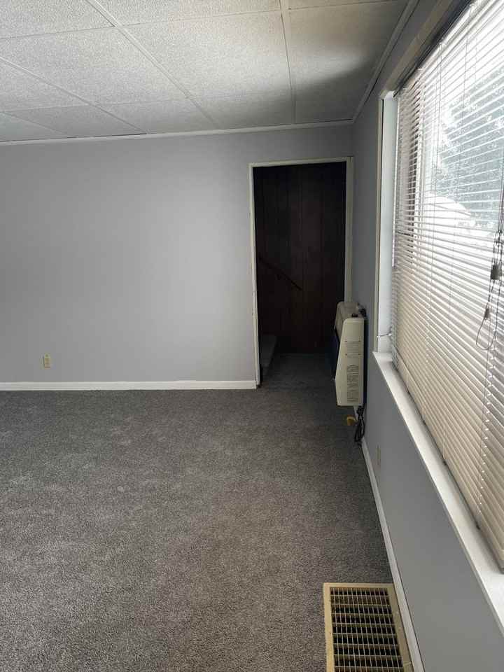 1345 Kellogg Ave - Photo 5 of 27