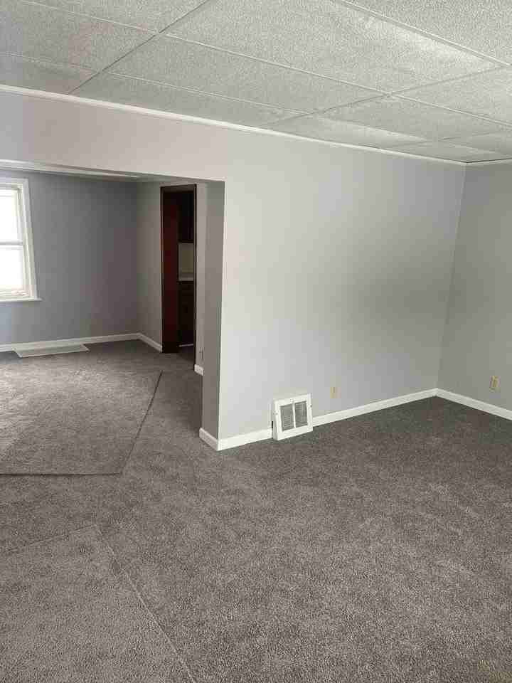 1345 Kellogg Ave - Photo 6 of 27