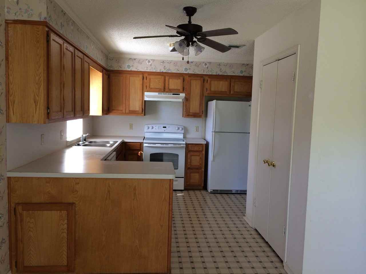 624 Barbara Jean St - Photo 5 of 6