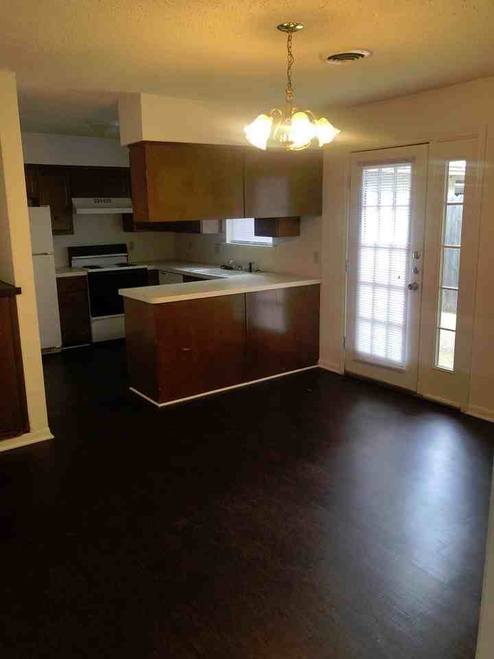 6809 Alford Dr - Photo 3 of 15