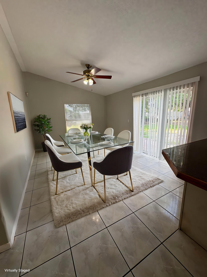 305 Colonade Ct - Photo 4 of 23
