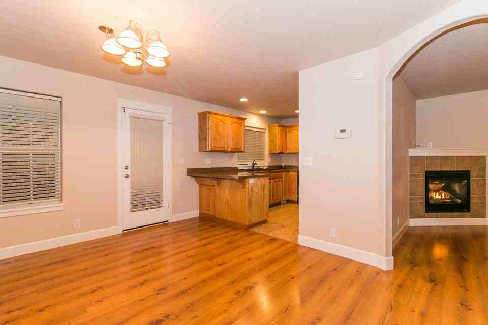 2743 Mallory Ln - Photo 3 of 13