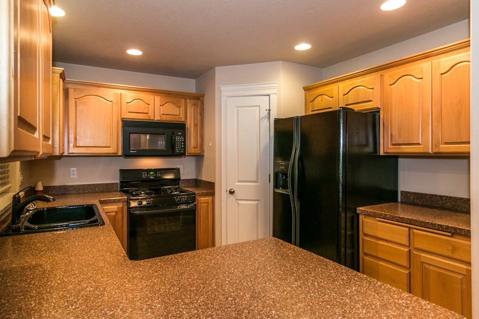 2743 Mallory Ln - Photo 5 of 13