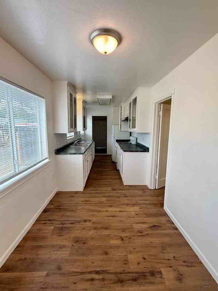 619 N Plumas St - Photo 2 of 15