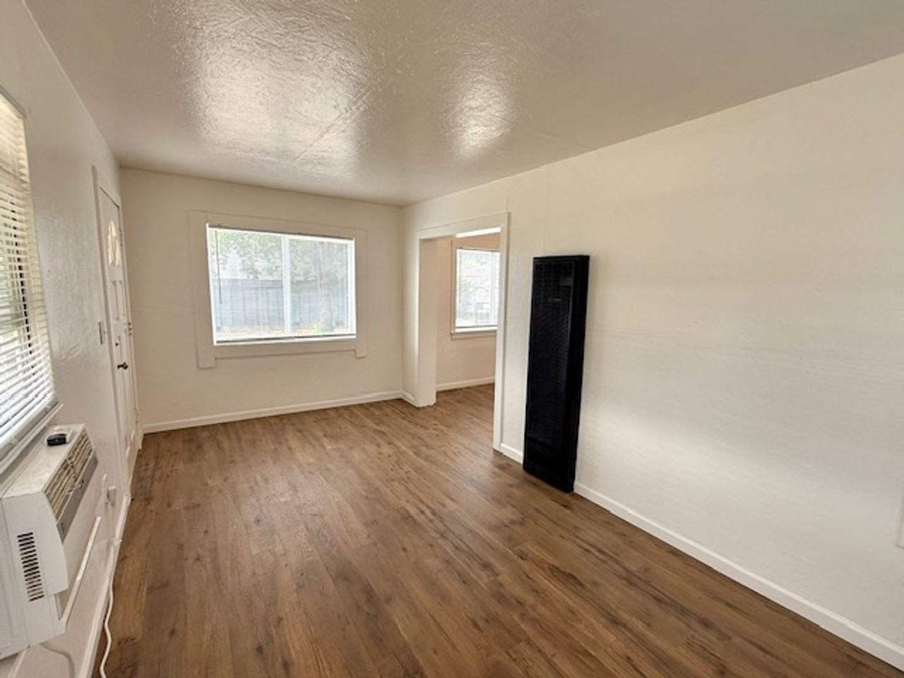 619 N Plumas St - Photo 5 of 15