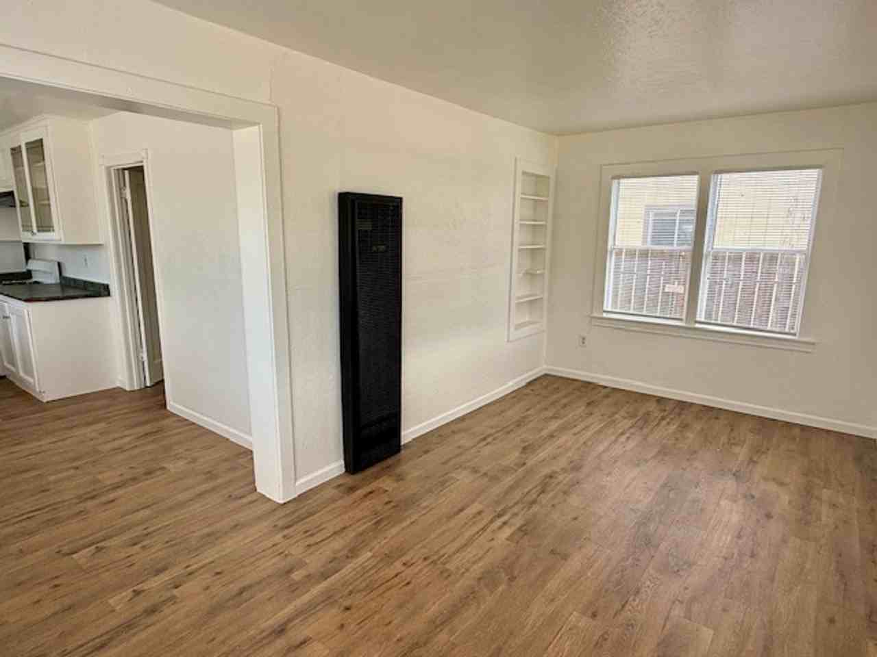619 N Plumas St - Photo 7 of 15