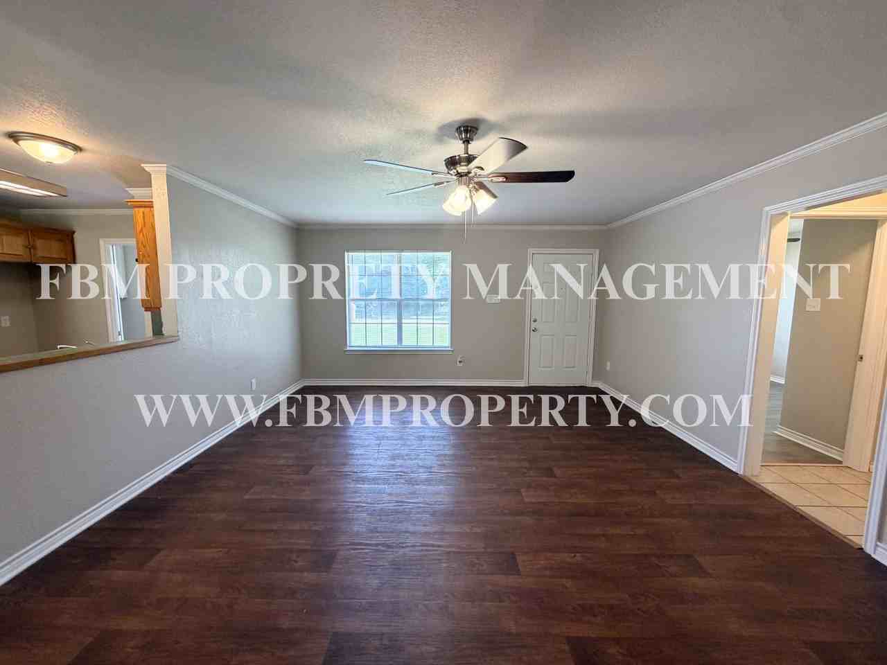 1219 S Mulberry St - Photo 3 of 21
