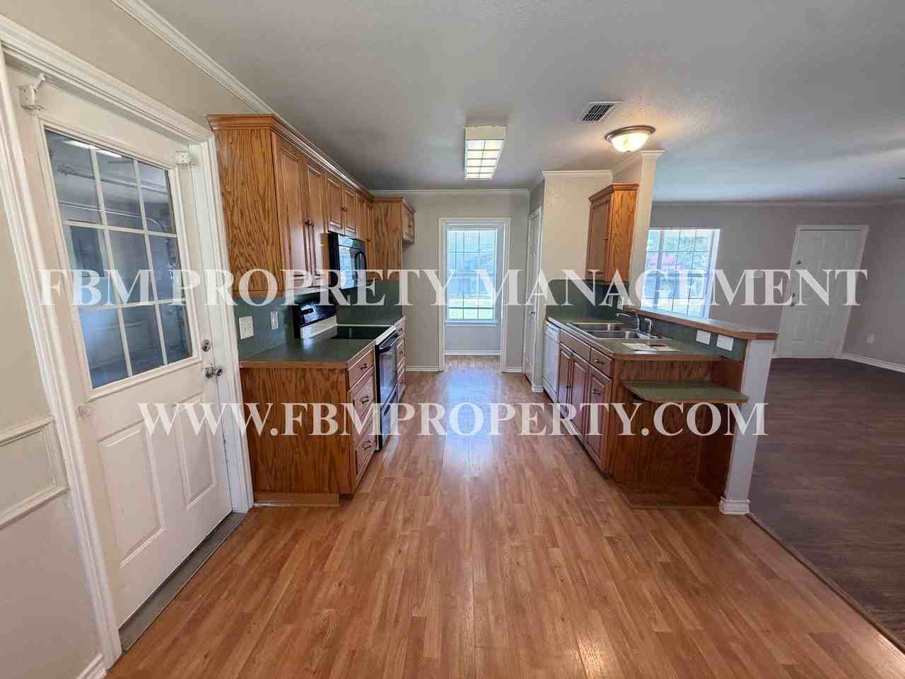 1219 S Mulberry St - Photo 5 of 21