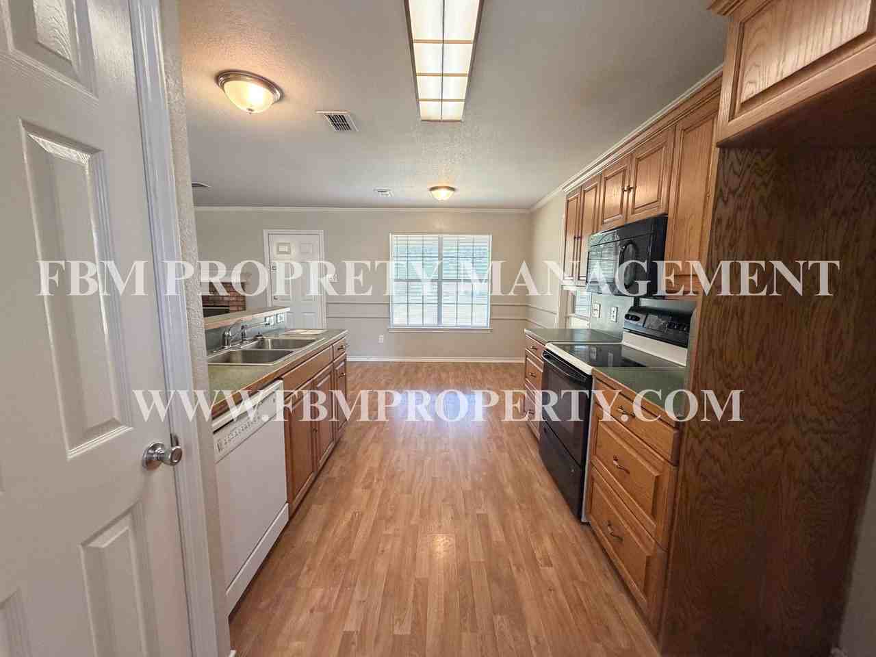 1219 S Mulberry St - Photo 7 of 21