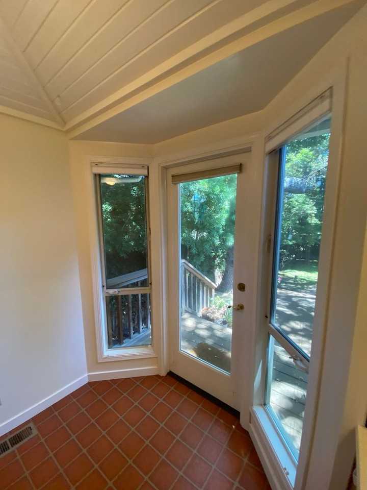 242 Stanford Ave - Photo 6 of 17