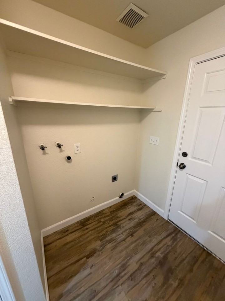 5111 W Fremont Ave - Photo 6 of 12