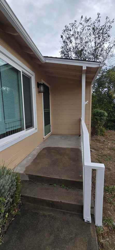 778 Litchfield Ave - Photo 3 of 11