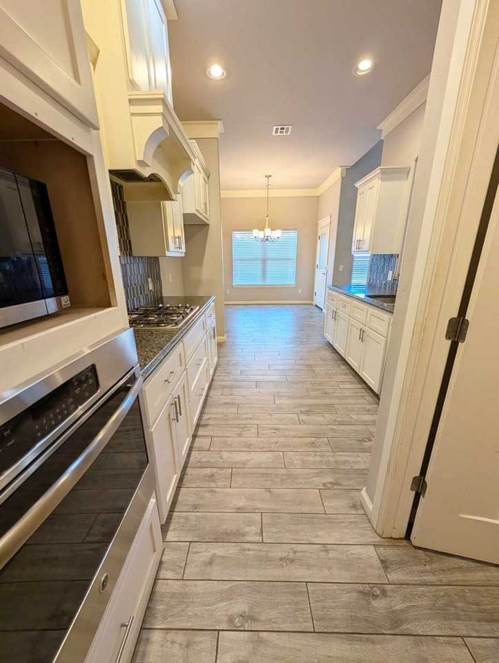 2349 Santa Monica St - Photo 7 of 19