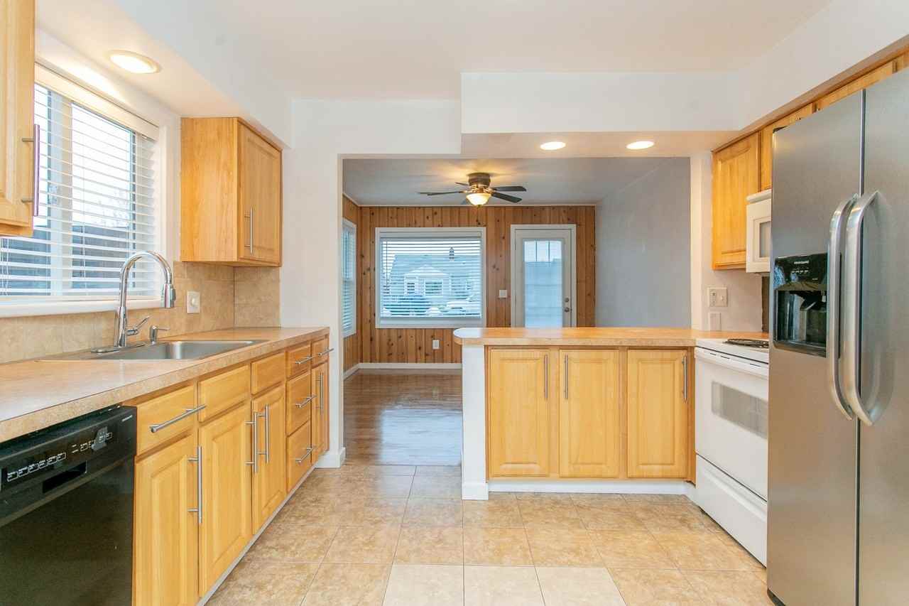 724 S Margaret St - Photo 3 of 12