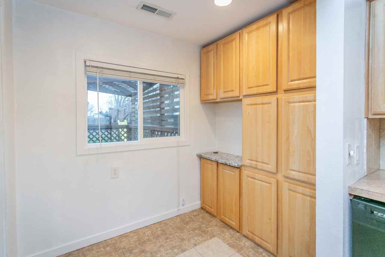 724 S Margaret St - Photo 6 of 12