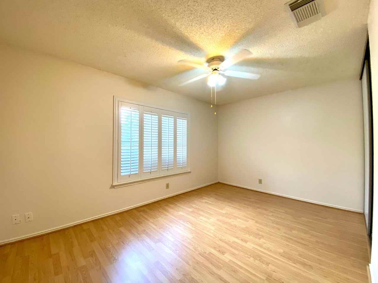 10038 Silverbrook Pl - Photo 7 of 15