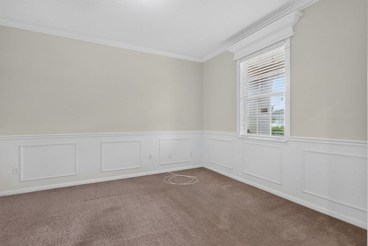 263 Gilmore Ln - Photo 7 of 44